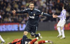 中国体彩网|经典瞬间重温，迈克尔-乔丹人仰马翻式进攻受阻旧照引爆球迷怀旧热潮