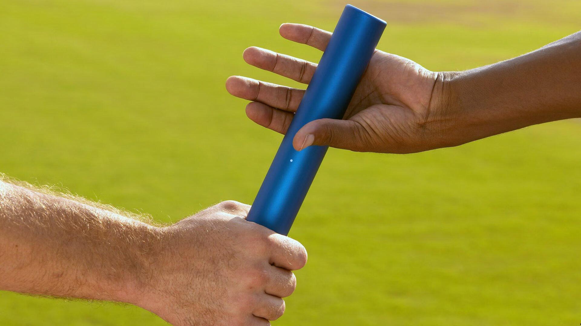 科比·桑德斯深度解析快船队更衣室氛围,团结与挑战交织的2025赛季征程